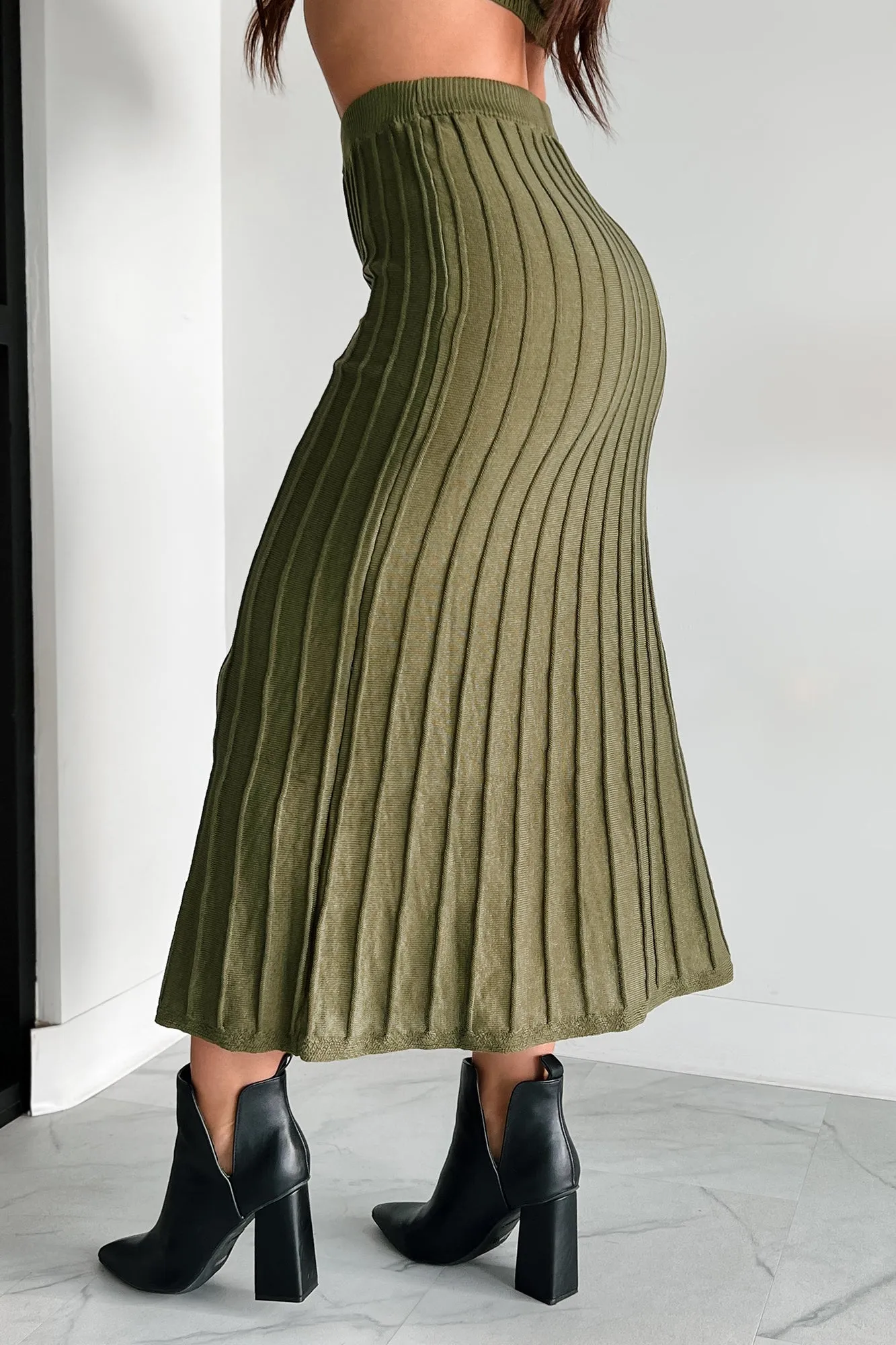 A Certain Sophistication Sweater Knit Midi Skirt (Olive)