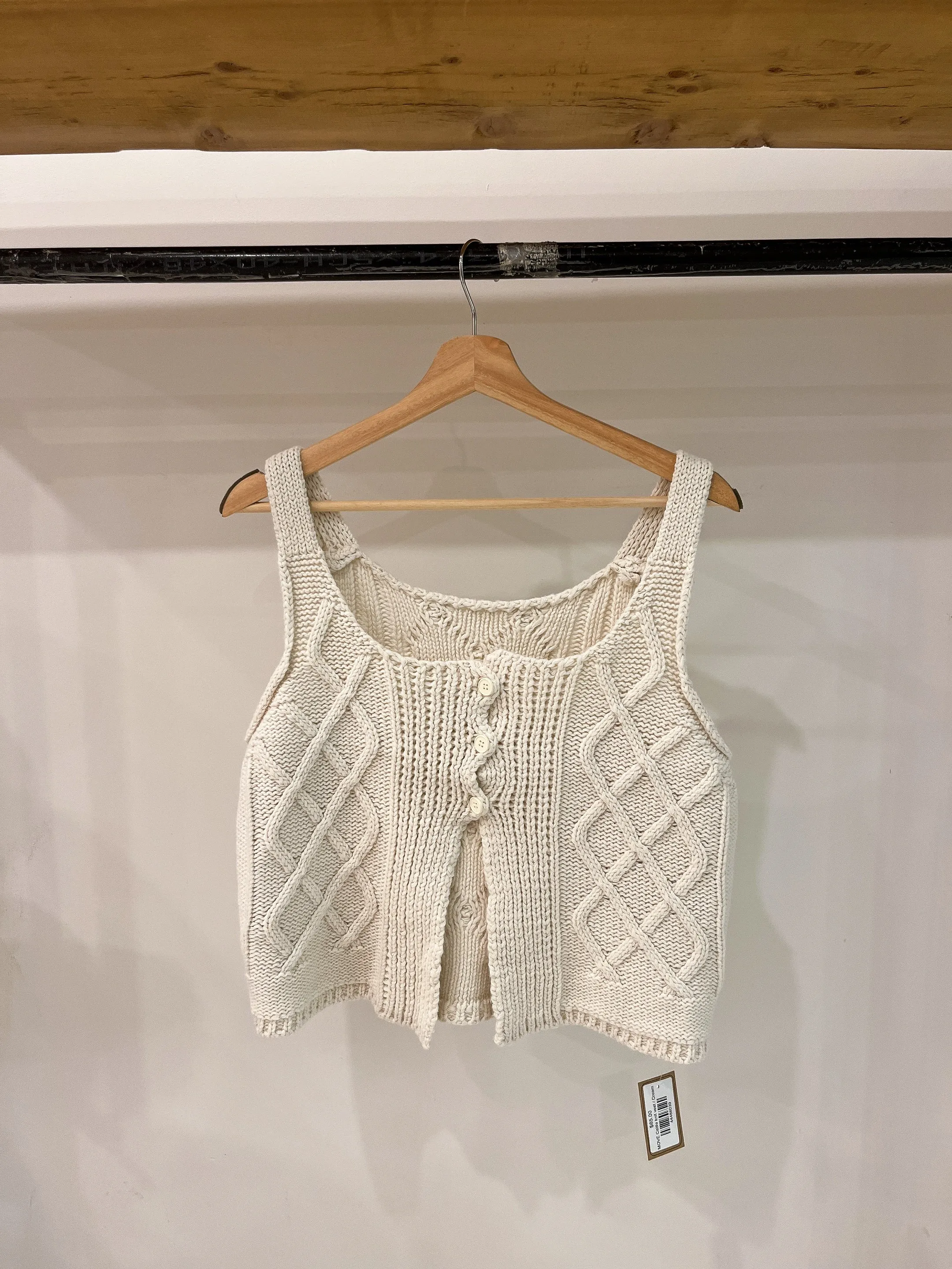 MOVE Cable knit vest