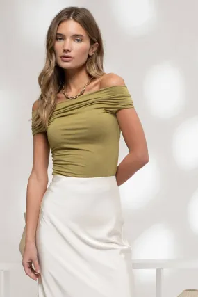 REVERSIBLE OFF THE SHOULDER KNIT TOP: OLIVE