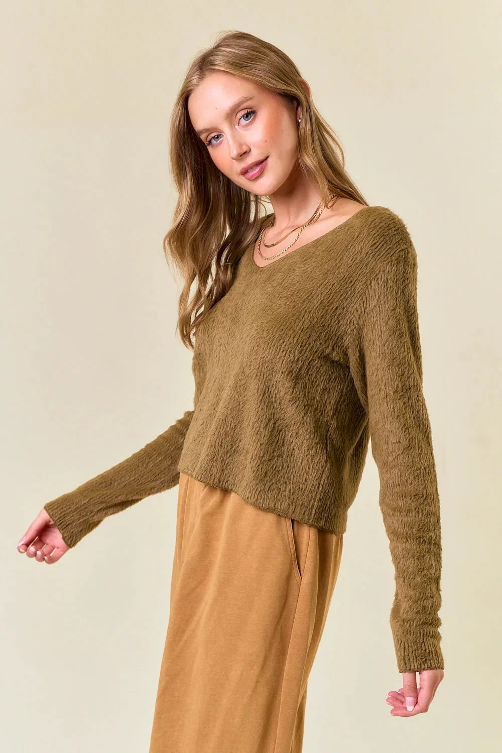 SOFT FUZZY KNIT V-NECK LONG SLEEVE CROPPED TOP