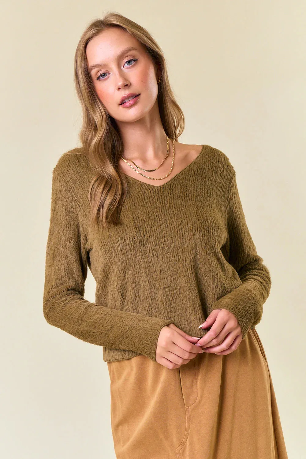 SOFT FUZZY KNIT V-NECK LONG SLEEVE CROPPED TOP