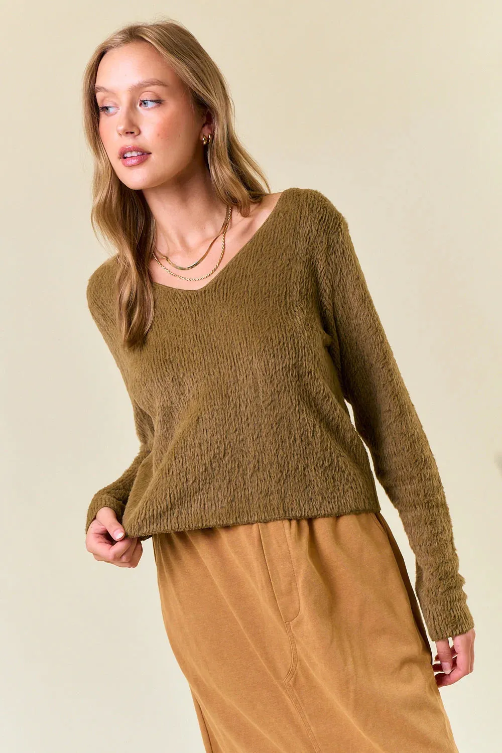 SOFT FUZZY KNIT V-NECK LONG SLEEVE CROPPED TOP